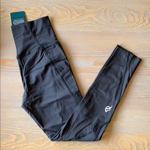 Raenell Sleek Legging NWT Ptula